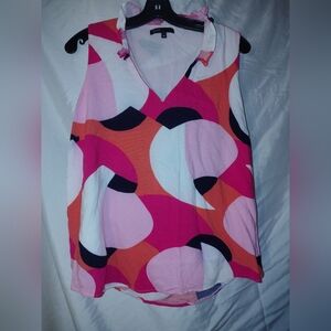 Gibson Sleeveless V-Neck Geometric Blouse in Pink, Orange & Black